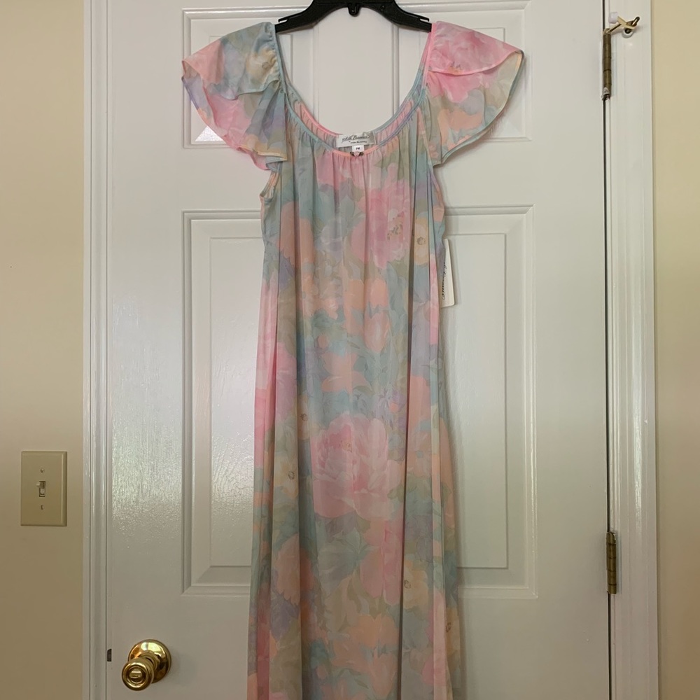 Silk Essence Miss Elaine PM night gown NEW